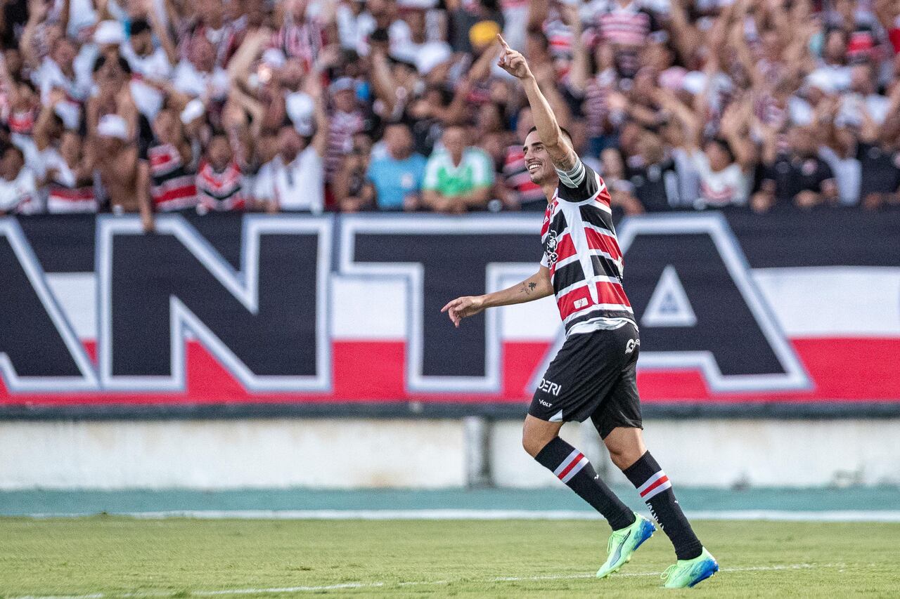Thiago Galhardo, ex-Ceará e Fortaleza, está no Santa Cruz