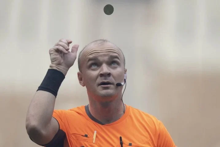 Árbitro Denis da Silva Ribeiro Serafim apita Ceará x Vasco.