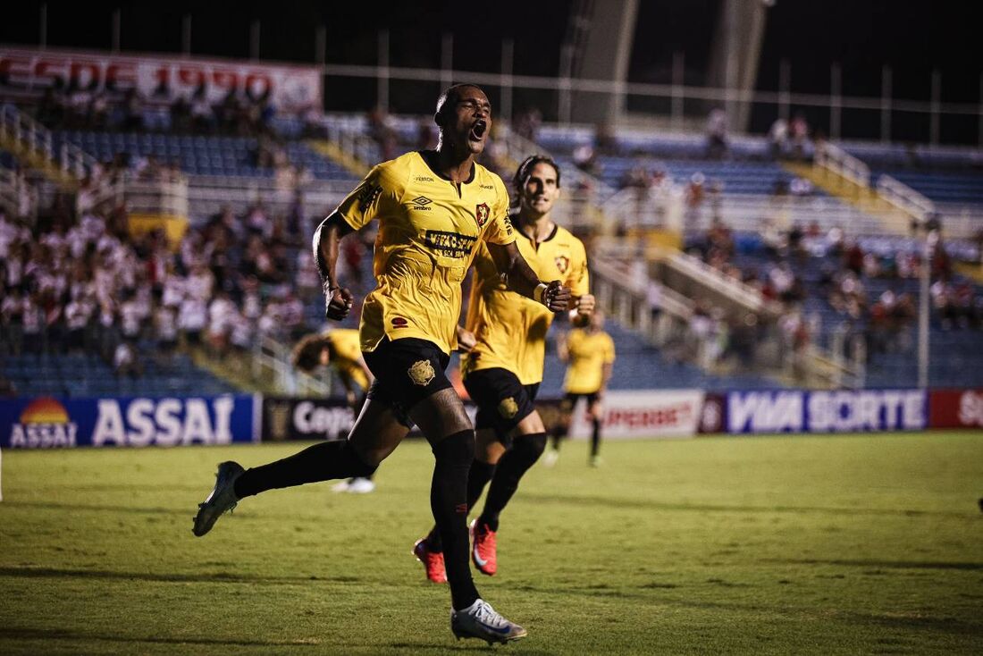 Matheus Alexandre, lateral do Sport-PE