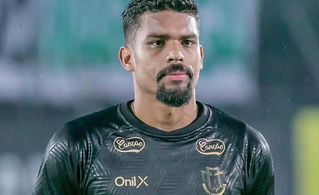 Ronald Carvalho, novo zagueiro do Ceará