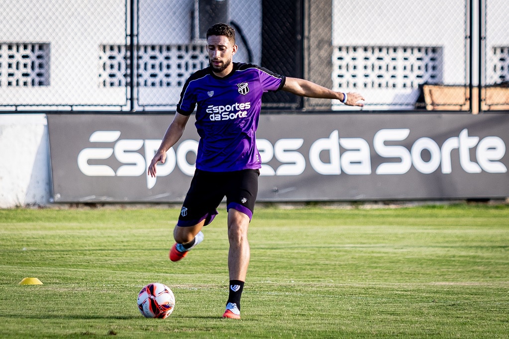 Júlio César, zagueiro do Ceará