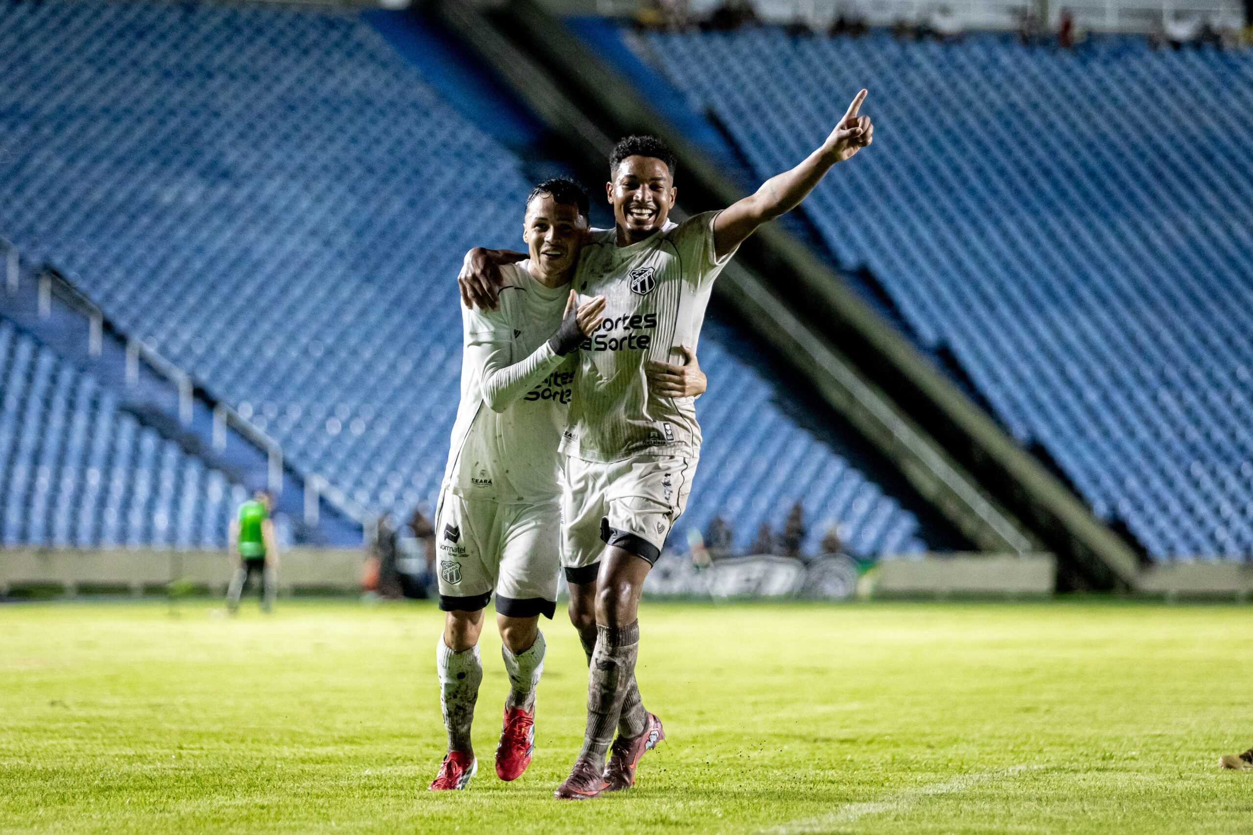 Fernandinho e Matheus Araújo, do Ceará