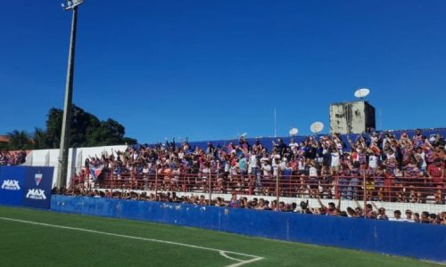 Torcida do Fortaleza no Pici