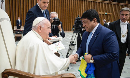 Papa Francisco e Ednaldo Rodrigues, presidente da CBF