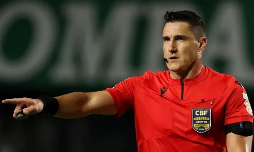 Árbitro Rafael Rodrigo Klein apita Bahia x Ceará.