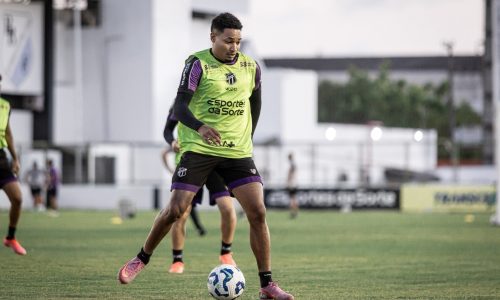 Fernandinho, atacante do Ceará / treino