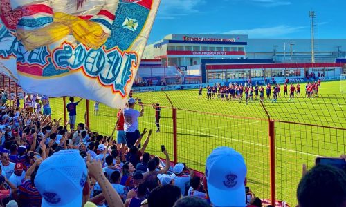 Torcida do Fortaleza no Pici