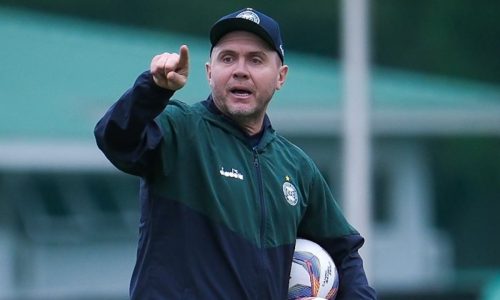 Mozart fecha com o Ceará